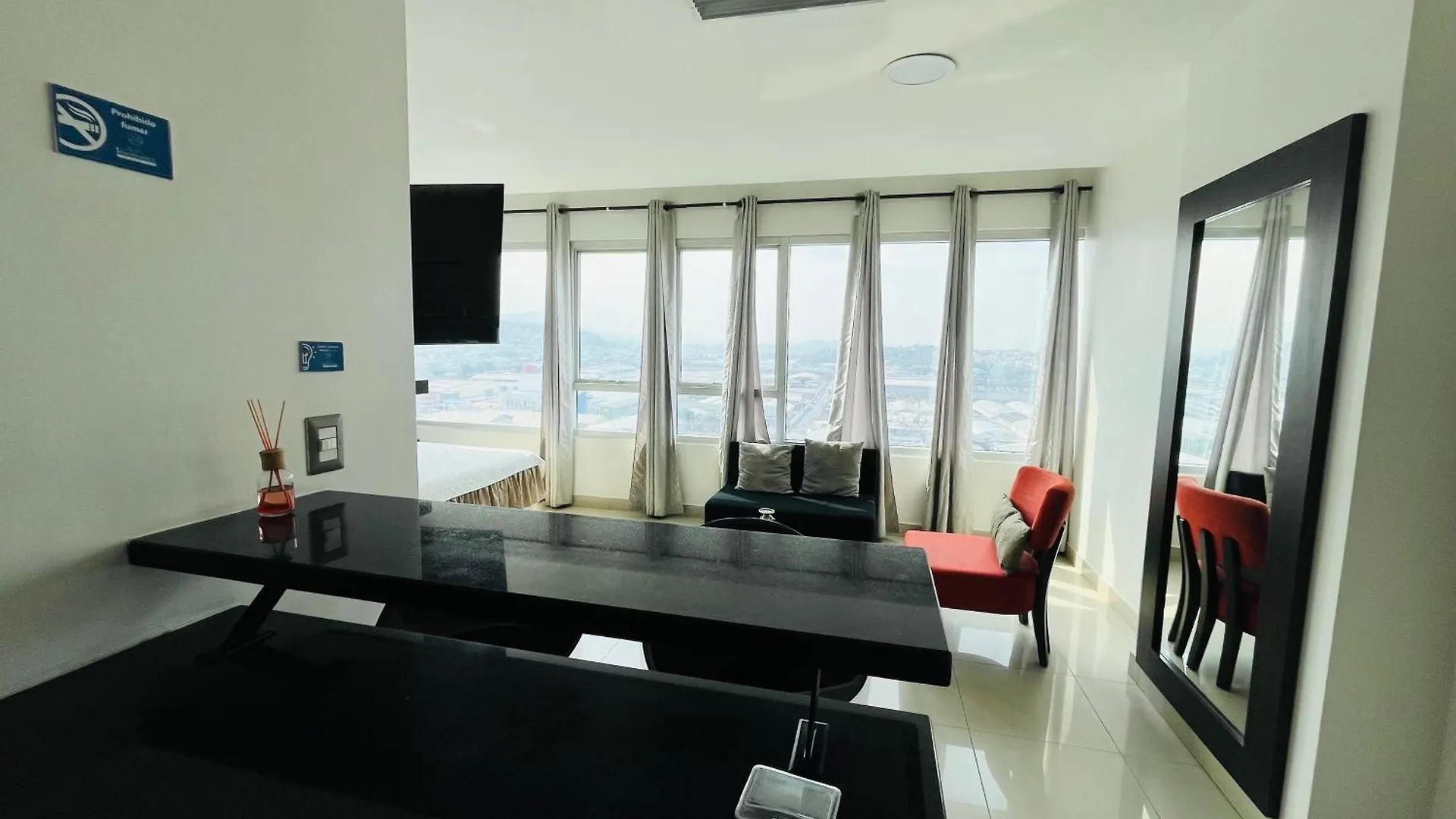 Apartment Hermosa Suite - Piscina - Gym - City Suites - 1403 Guayaquil
