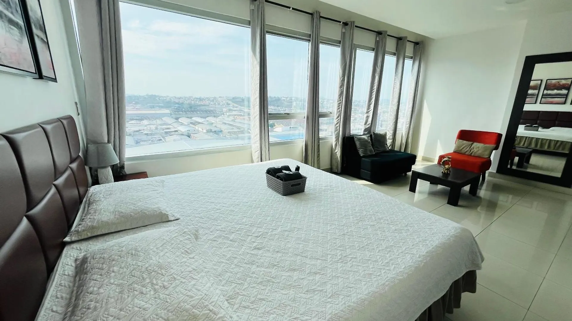 Apartment Hermosa Suite - Piscina - Gym - City Suites - 1403 Guayaquil Ecuador